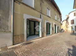Negozio/Locale commerciale in Commerciale