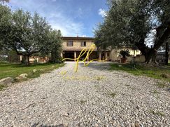 Casa Bi/Trifamiliare in Residenziale