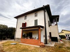 Casa Bi/Trifamiliare in Residenziale