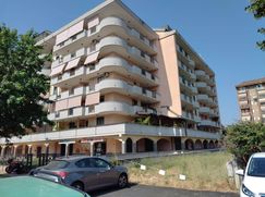 Negozio/Locale commerciale in Commerciale