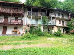 Casa Bi/Trifamiliare in Residenziale