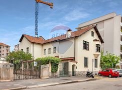 Casa Bi/Trifamiliare in Residenziale