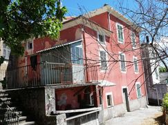 Casa Bi/Trifamiliare in Residenziale