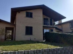 Casa Bi/Trifamiliare in Residenziale