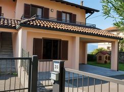 Casa Bi/Trifamiliare in Residenziale