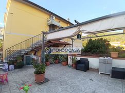 Casa Bi/Trifamiliare in Residenziale