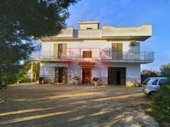 Casa Bi/Trifamiliare in Residenziale