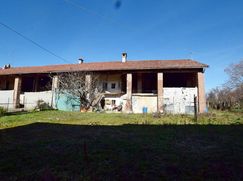 Casa Bi/Trifamiliare in Residenziale