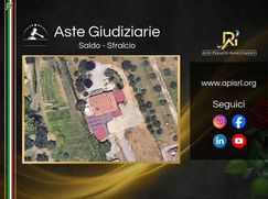 Casa Bi/Trifamiliare in Residenziale