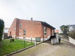 Casa Bi/Trifamiliare in Residenziale