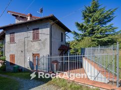 Casa Bi/Trifamiliare in Residenziale