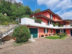 Casa Bi/Trifamiliare in Residenziale