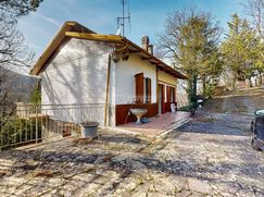 Casa Bi/Trifamiliare in Residenziale