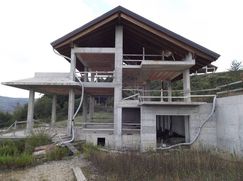 Casa Bi/Trifamiliare in Residenziale