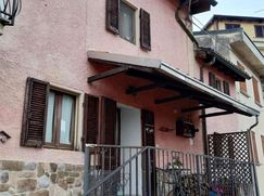 Casa Bi/Trifamiliare in Residenziale