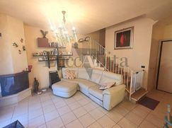 Casa Bi/Trifamiliare in Residenziale