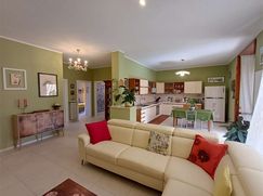 Casa Bi/Trifamiliare in Residenziale