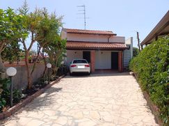 Casa Bi/Trifamiliare in Residenziale