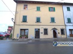 Casa Bi/Trifamiliare in Residenziale