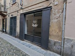 Negozio/Locale commerciale in Commerciale