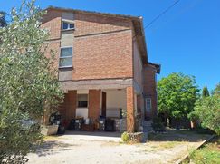 Casa Bi/Trifamiliare in Residenziale