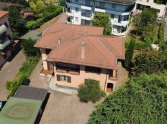 Casa Bi/Trifamiliare in Residenziale