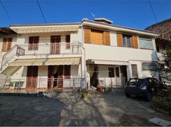 Casa Bi/Trifamiliare in Residenziale