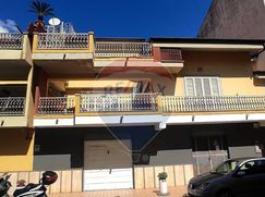 Casa Bi/Trifamiliare in Residenziale