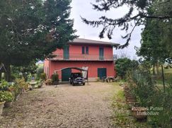 Casa Bi/Trifamiliare in Residenziale