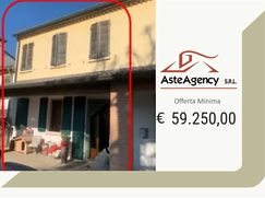 Casa Bi/Trifamiliare in Residenziale