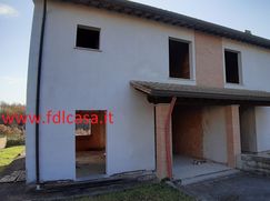 Casa Bi/Trifamiliare in Residenziale