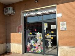 Negozio/Locale commerciale in Commerciale