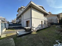 Casa Bi/Trifamiliare in Residenziale
