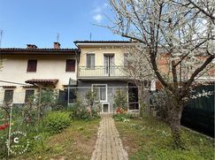 Casa Bi/Trifamiliare in Residenziale