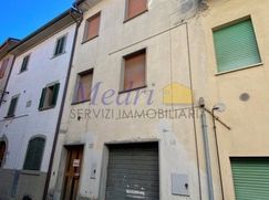 Casa Bi/Trifamiliare in Residenziale