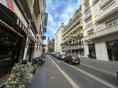 Attività/Licenza (con o senza mura) in Commerciale