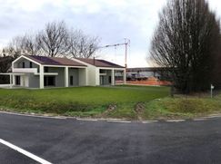 Casa Bi/Trifamiliare in Residenziale