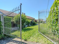 Casa Bi/Trifamiliare in Residenziale
