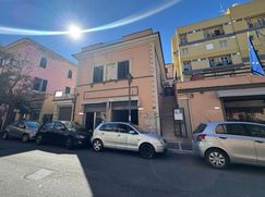 Negozio/Locale commerciale in Commerciale