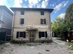 Casa Bi/Trifamiliare in Residenziale