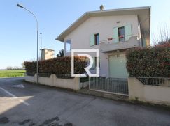Casa Bi/Trifamiliare in Residenziale