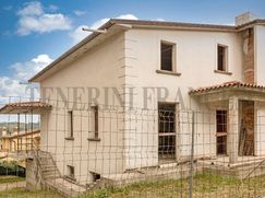 Casa Bi/Trifamiliare in Residenziale