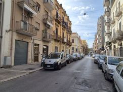 Negozio/Locale commerciale in Commerciale