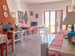 Casa Bi/Trifamiliare in Residenziale