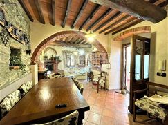 Casa Bi/Trifamiliare in Residenziale