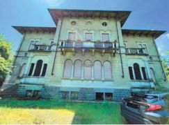 Casa Bi/Trifamiliare in Residenziale