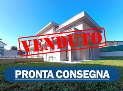 Casa Bi/Trifamiliare in Residenziale