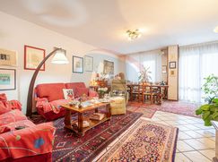 Casa Bi/Trifamiliare in Residenziale