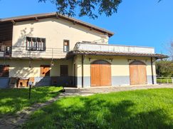 Casa Bi/Trifamiliare in Residenziale