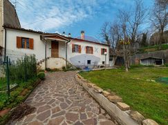 Casa Bi/Trifamiliare in Residenziale